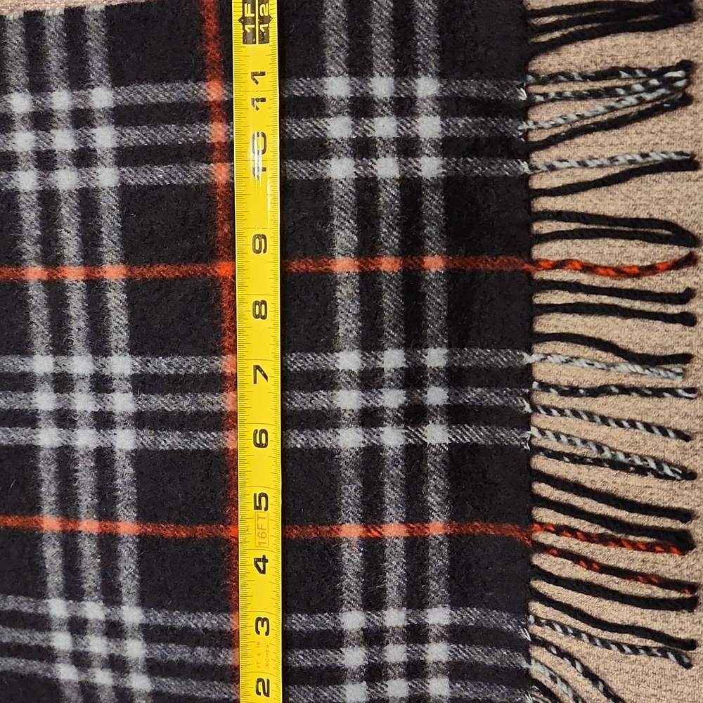 BURBERRY AUTHENTIC VINTAGE CASHMERE NOVA CHECK SCARF - Picture 6 of 6